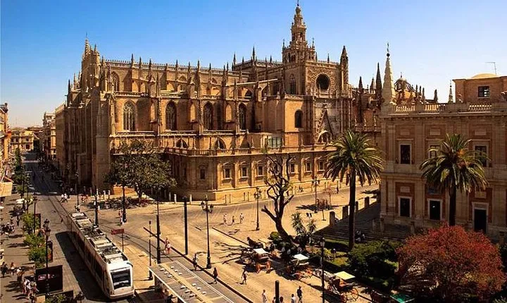 Private tours from Malaga to Seville for up to 8 persons