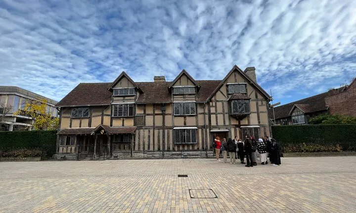 Stratford Upon Avon & Warwick Castle Private Tour