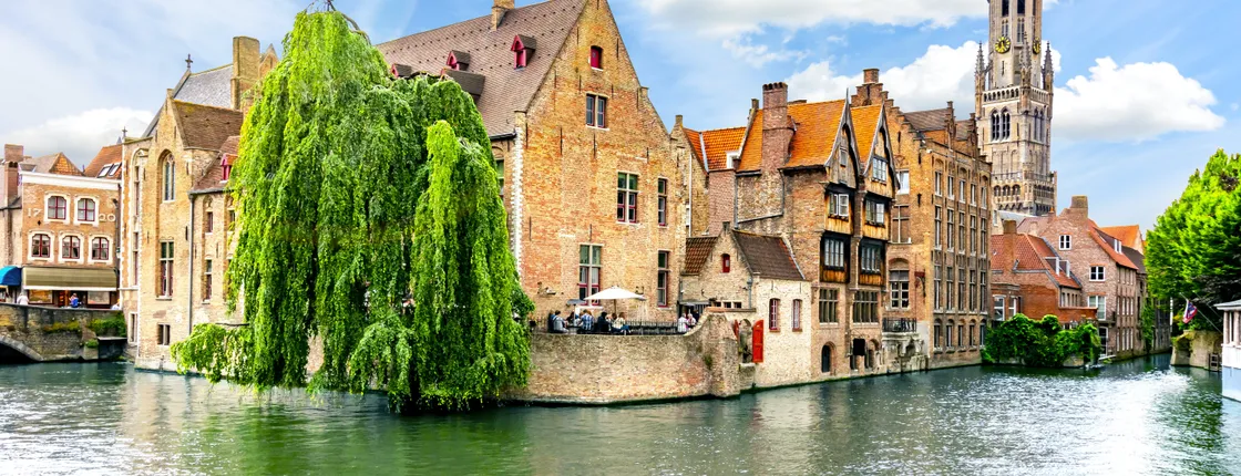 Self guided tour with interactive city game of Bruges