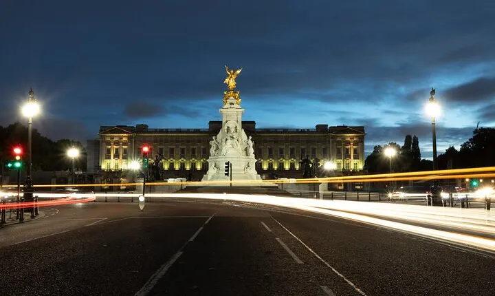 Histories that Haunt: Self-Guided London Tour with Where Now