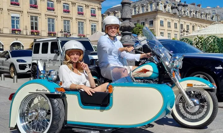 Full day private tour in Paris and Versailles EN sidecar