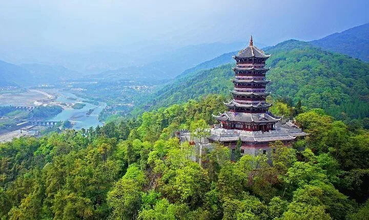 Dujiangyan and Mount Qingcheng Day Tour