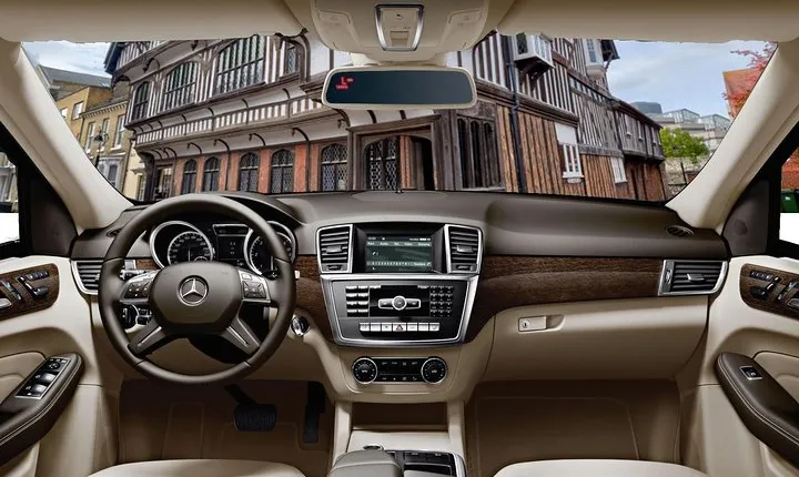 Private Transfer from central London to Southampton Cruise Terminal