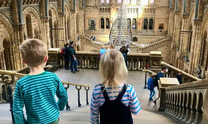 Family Friendly Natural History Museum London Private Guided Tour