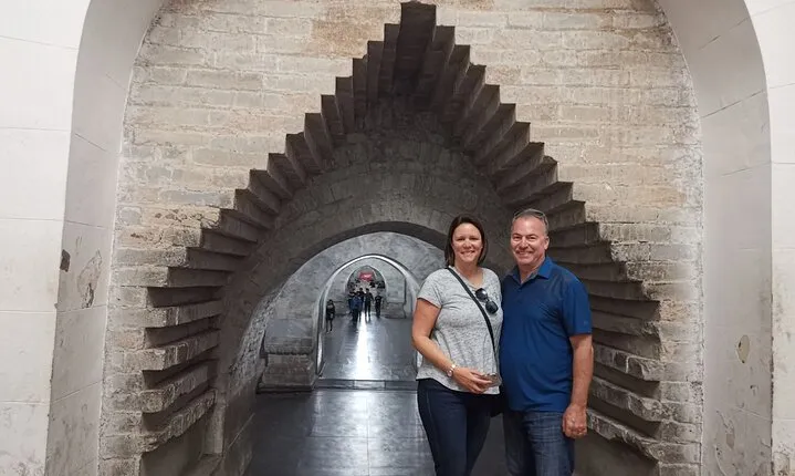 Private Day Tour: Ming Emperor's Tombs & Lunch at Commune by the Great Wall