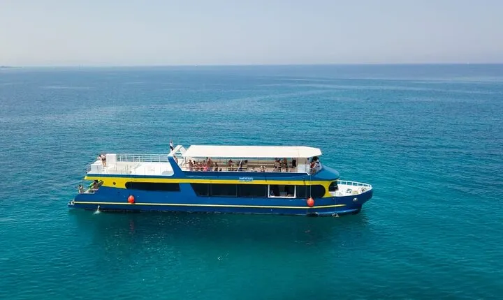 Semi-Submarine Snorkeling Sea Trip With Transfer - Hurghada
