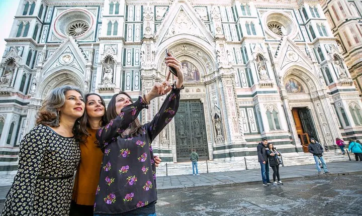 Florence Dome Climb & Private Guided Sightseeing Walking Tour with Hotel Pickup