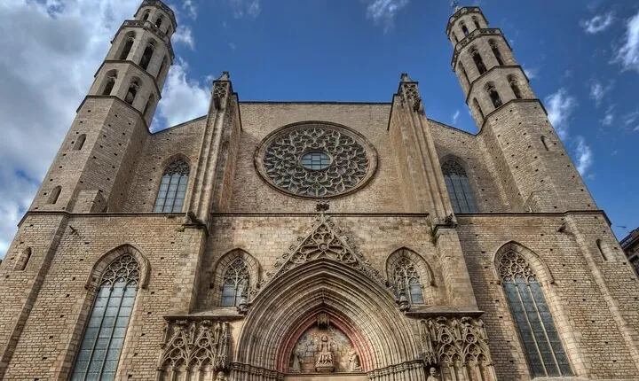 El Born: Basilica Santa María del Mar Tour & Terrace Experience
