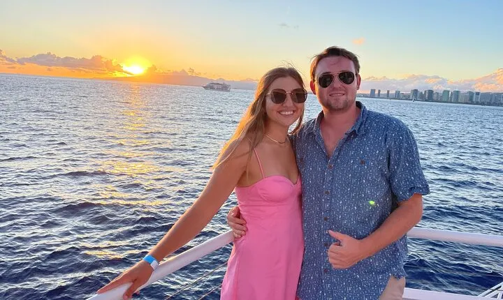 Honolulu Sunset & Friday Fireworks Dinner Cruise