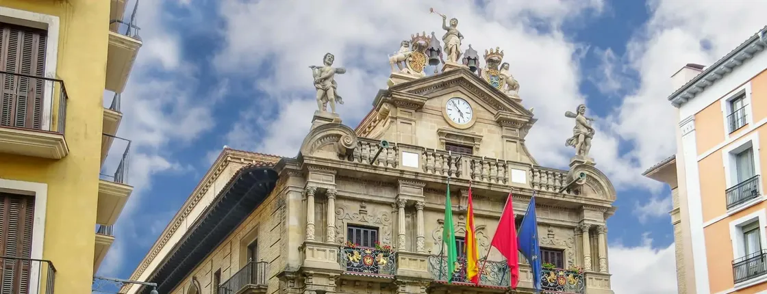 English walking tour in Pamplona
