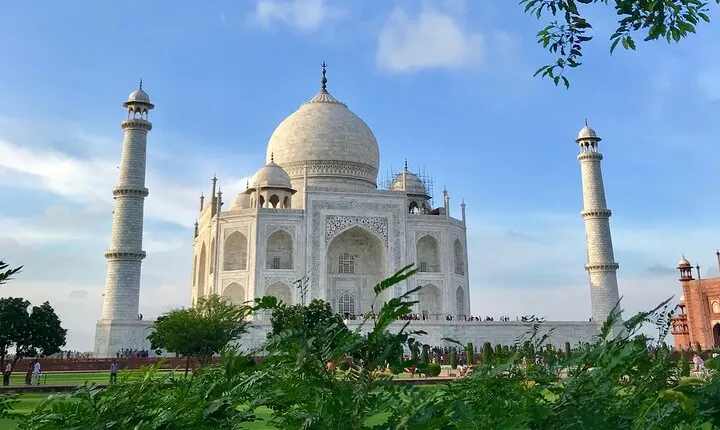 Full-Day City Tour of Agra visit Taj Mahal, Agra Fort and Fatehpur Sikri