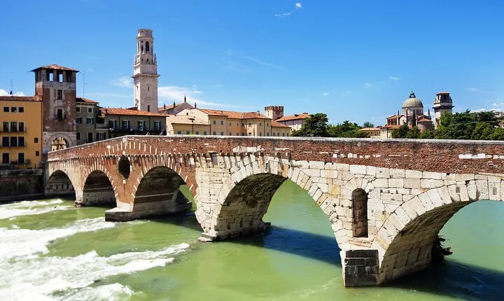 Private Tour in Verona and Lake Garda from Milan 