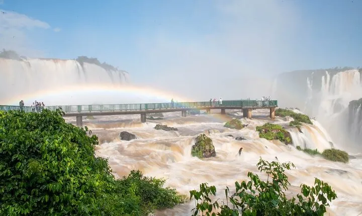 See the best of Iguazu Falls from both sides in just one day