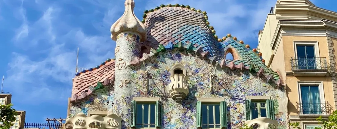 Guided walking tour to explore Barcelona's hidden gems