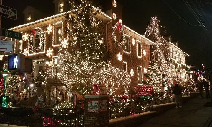 Christmas Lights Tour of Dyker Heights Brooklyn
