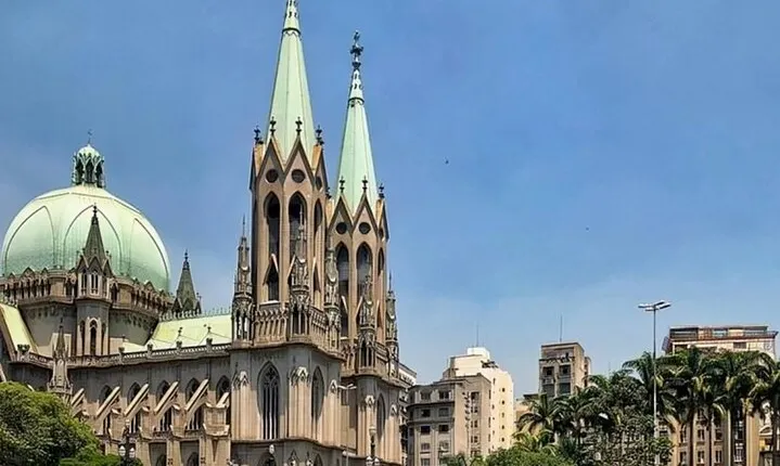 São Paulo Must-see Attractions Walking Tour with a Guide