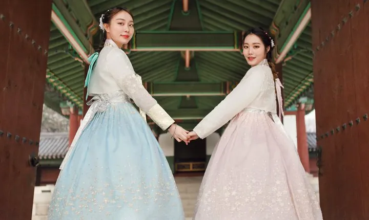 Changdeokgung Palace Hanbok Rental Experience in Seoul