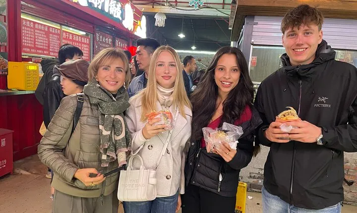 Night Market Tour in Beijing with an English Guide 