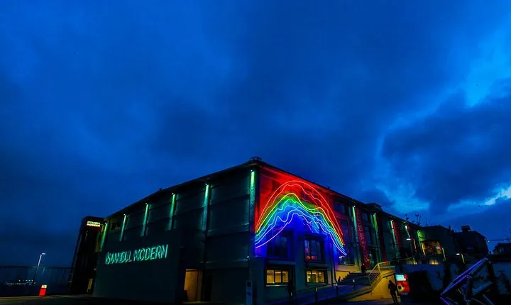 Contemporary Art Walk: Istiklal Street, Modern Art Museums