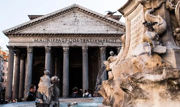 Rome Pantheon and Chuch of Minerva Guided Tour with Maria