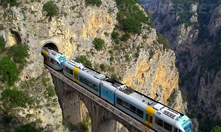 Single day rail trip from Thessaloniki to Meteora