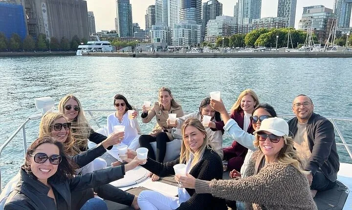 90-Minute Toronto Luxury Yacht Sightseeing Prosecco Cruise