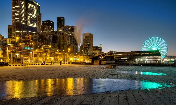 Seattle Enchanting Night Tour with Space Needle and Skywheel