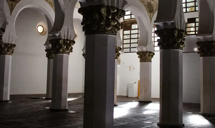Toledo Historical Small Group Tour with Cathedral & Monuments