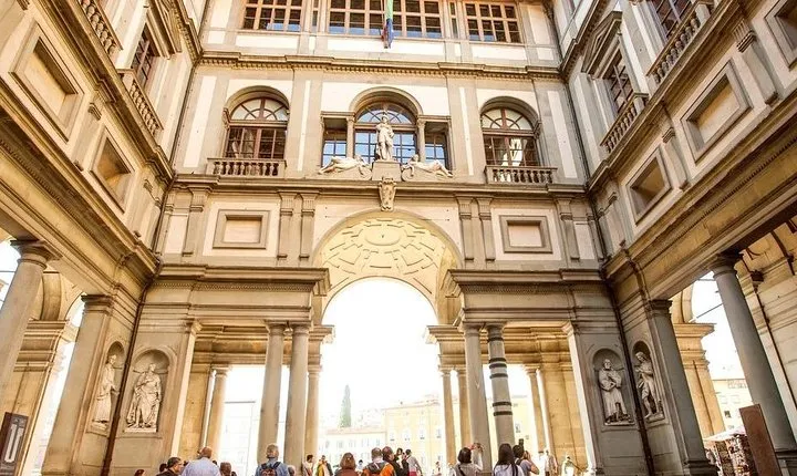 Uffizi Gallery: VIP Access Small-Group Tour with Expert Guide