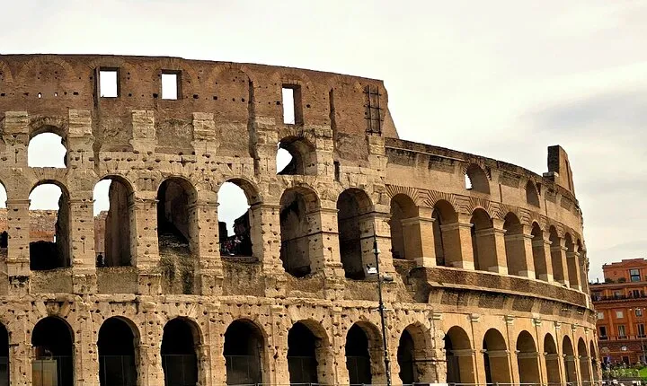 Colosseum Arena Tour with Palatine Hill and Roman Forum