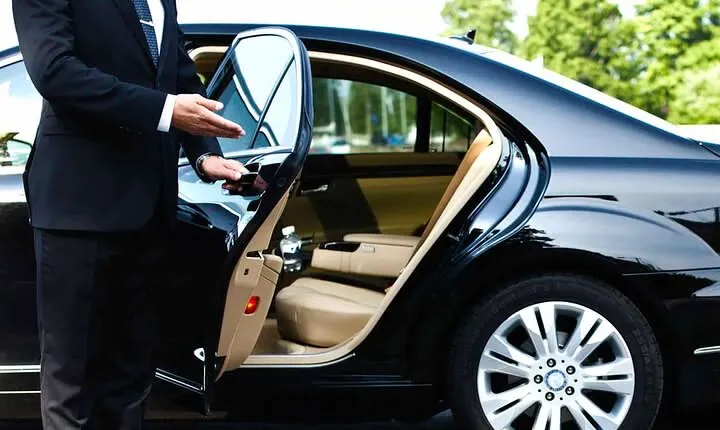 Private Transfer from CDG Charles de Gaulle Airport to Paris