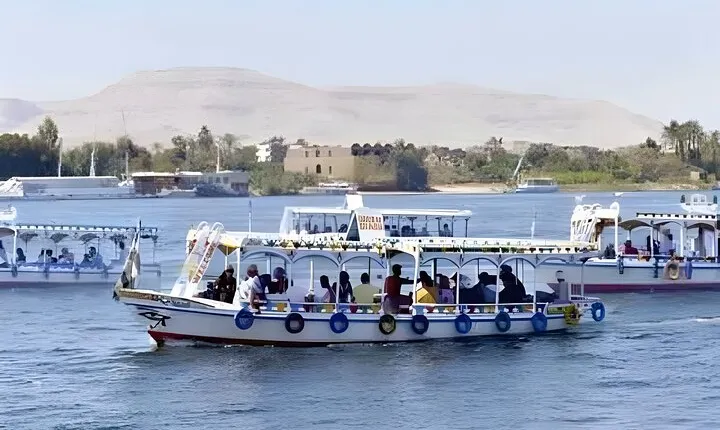 From Luxor : felucca ride and Banana Island