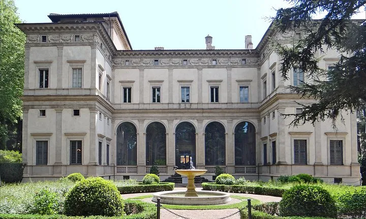 Villa Farnesina and Trastevere District Tour in Rome