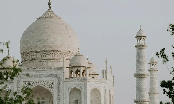 Taj Mahal and Agra Overnight Tour From Delhi