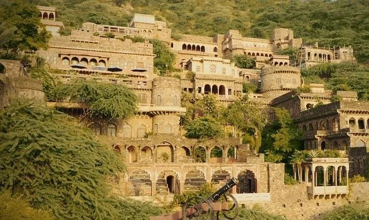 Private Abhaneri Stepwell Day Tour from Jaipur with Bhangarh, Most Haunted Place