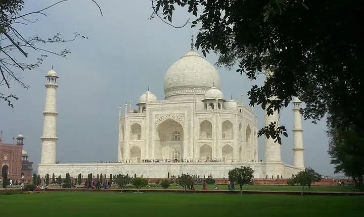 Day Trip to Agra from Delhi Including Taj Mahal and Agra Fort