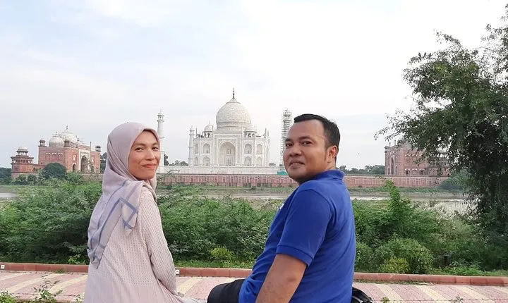 Taj Mahal Luxury Tour