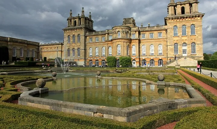 3-Hour Private Luxury Car Tour from Oxford to Blenheim Palace