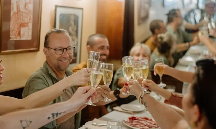 Barcelona Gothic Quarter Tapas & Taverns Food & Wine Tour