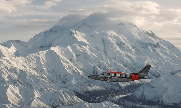 Denali Peak Sightseeing by Plane