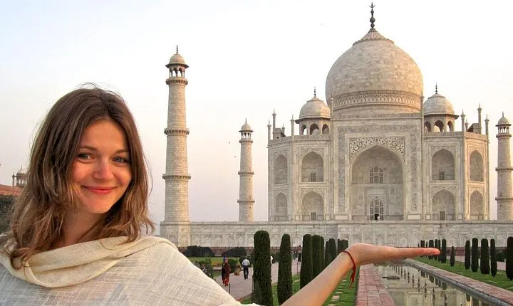Taj Mahal Tour From Delhi By Car