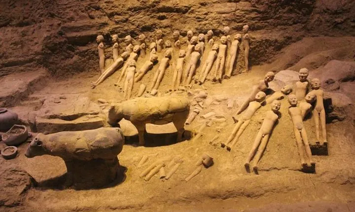 Xi'an Tour of Hanyangling Museum and Qianling Mausoleum with Yuanjia Village