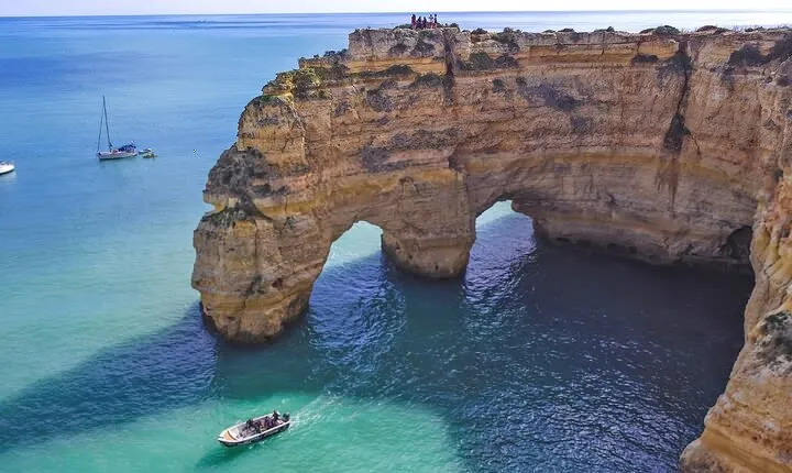 Private Benagil Cave Tour - Boat trip from Armação de Pêra