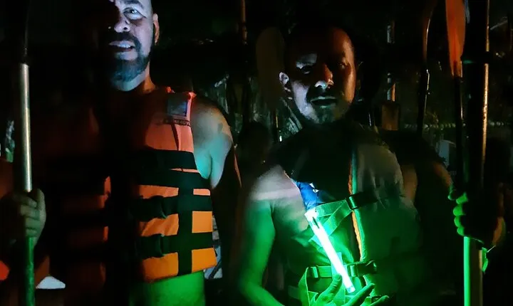 Shared tour by kayak under the full moon in Holbox