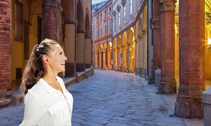 Bologna: City Walk with Audio Guide in 7 Languages on your Phone