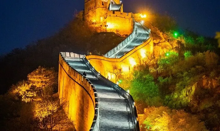 Longqingxia Gorge Cruise & Night tour to Badaling Great Wall 