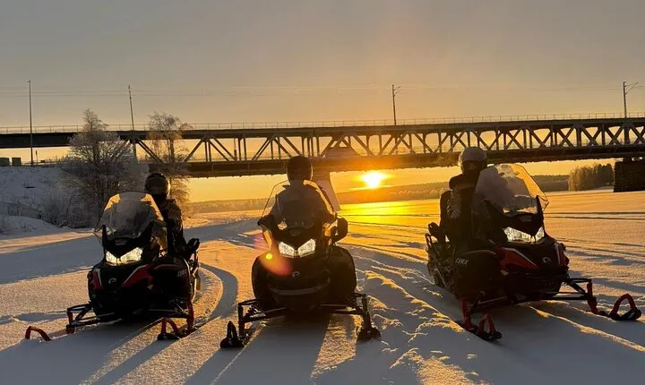 Private Snowmobile Trip in Rovaniemi