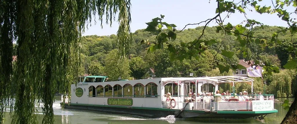 Marne river loop day cruise with lunch on board