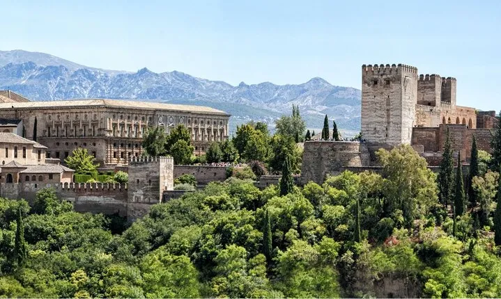 Granada Alhambra or Free Tour from Malaga
