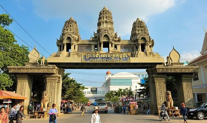 Phnom Penh to Poi Pet / Poi Pet to Phnom Penh (Thai Border)